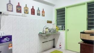 9Pax 5 mins Sunway Medical IOI Mall Puchong HS Vacation rental in Subang Jaya