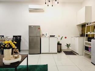 Rare unit with washing machine 1Utama Vacation rental in Petaling Jaya