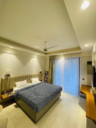 Regal Stay.  Luxury and pleasant stay Vacation rental in Lucknow