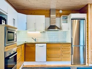 Cosy Ski Retreat in Lapland: Sauna & Fireplace Vacation rental in Finland