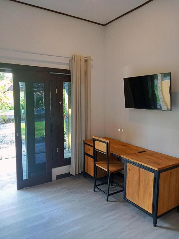 Junior Suite Poolview Deluxe Queensize with breakfast Hotel in Karangasem Regency