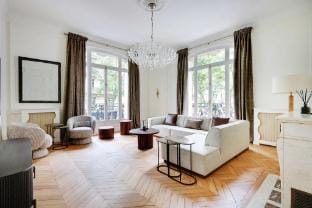 Spacious apartment - 2BR/4P - Arc de Triomphe  Apartment in Paris