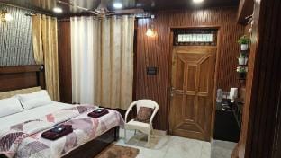 Luxury Private Room Ensuit Bathroom-Shared Terrace Vacation rental in Uttarakhand