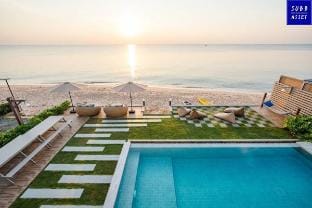 Beachfront for 30 persons | Huahin Cha-am Vacation rental in Thailand