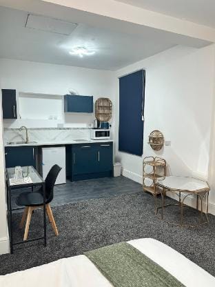 Room 9 NG3 2AZ Vacation rental in Nottingham