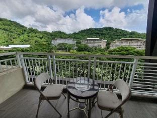 Pico de Loro Beach Picturesque Penthouse Apartment in Nasugbu