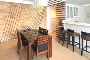 Pico de Loro Beach Mod 3-Bedroom Penthouse Apartment in Nasugbu