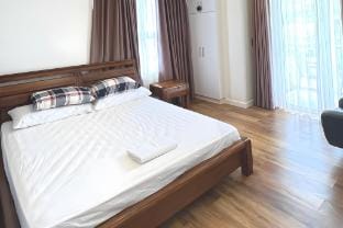 Pico de Loro Beach Mod 3-Bedroom Penthouse Apartment in Nasugbu