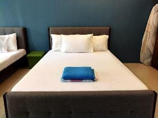 Pico de Loro Beach Chic 1-Bedroom Condominium Apartment in Nasugbu