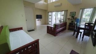 PicodeLoro 2Floors Unit Lakeside for 12Pax w Wifi Apartment in Nasugbu