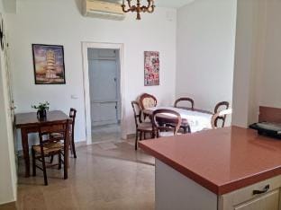 Triple Room – Ideal for Friends Vacation rental in Pisa