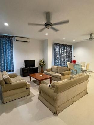 Paka Semi-D 2 - Stay Next to Petronas Plant Vacation rental in Terengganu, Malaysia