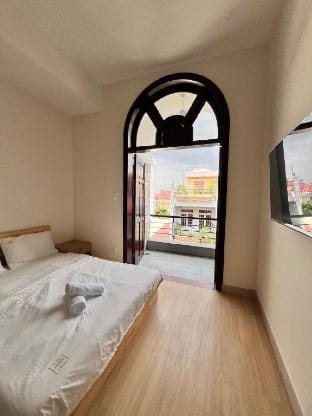 Spacious Studio with Large Balcony views Vacation rental in Ho Chi Minh City