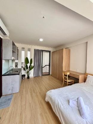 Stunning Studio with Sai Gon River views Vacation rental in Ho Chi Minh City