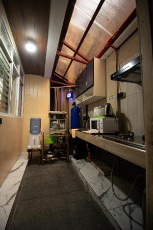 Eutopia transient house left wing solo unit Vacation rental in Baguio