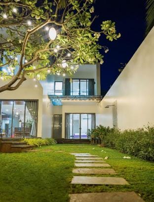 6 bedroom beachfront villa Villa in Vung Tau