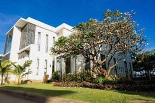 6 bedroom beachfront villa Villa in Vung Tau
