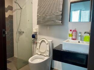 Vivacity Jazz 1 family 7pax with Water Dispenser Apartment in Kuching