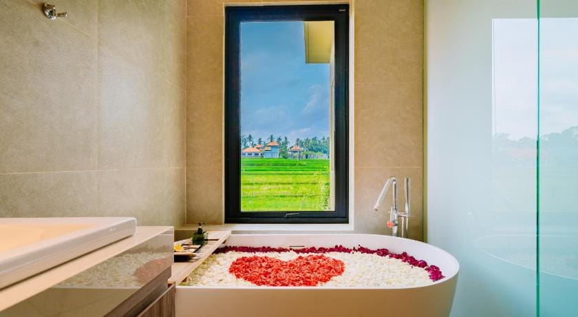 Big Dragon Villas Ubud Hotel in Tampaksiring