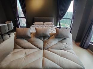 Mossaz@lvl32 by OliverHome-3 Pax-SmartTV-1Utama Vacation rental in Petaling Jaya