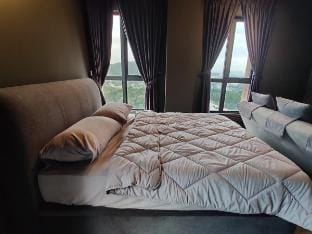 Mossaz@lvl32 by OliverHome-3 Pax-SmartTV-1Utama Vacation rental in Petaling Jaya