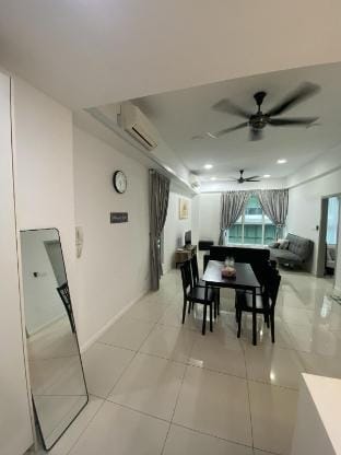 Sutera Avenue KK (5 Beds) With Free Park Near Town Apartment in Kota Kinabalu