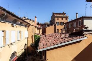 Bright two-room apartment in the heart of Bologna Vacation rental in Bologna