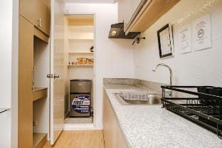 AR14 - 1BR Homish Hermit @Arezzo Vacation rental in Davao City