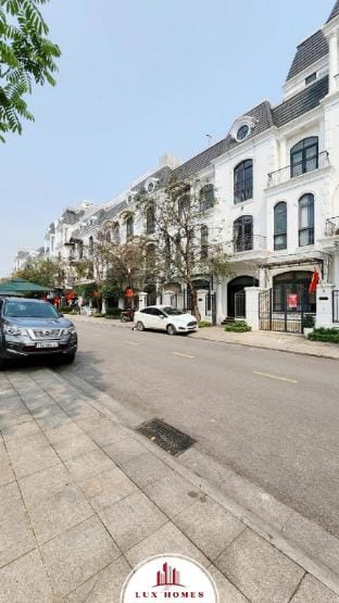 The LuxHomes Apartment ᵀᴹ I Vinhomes Imperia Apartment in Laos