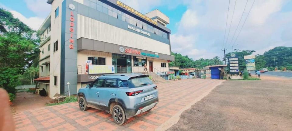 Sathyam Lodging and Boarding Hotel in Karnataka