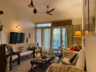 4 bhk  -Vanilla woods  ( 2 mins :Kailash c metro) Vacation rental in New Delhi