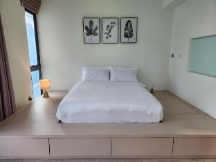 KLCC Duplex (KLCC View) 2R3B @Walk to Mall & Train Vacation rental in Federal Territory of Kuala Lumpur