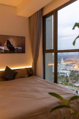 Serendipity Homestay Studio H2 Masteri view Vinuni Vacation rental in Laos