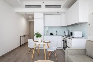 Bright 1BR with balcony in Luma Vacation rental in Dubai