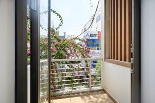 Modern & Cozy Studio with Balcony R2.1 Vacation rental in Ho Chi Minh City