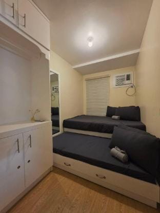 Urban Oasis for 7 with 200 mbps & Netflix Vacation rental in Pasig