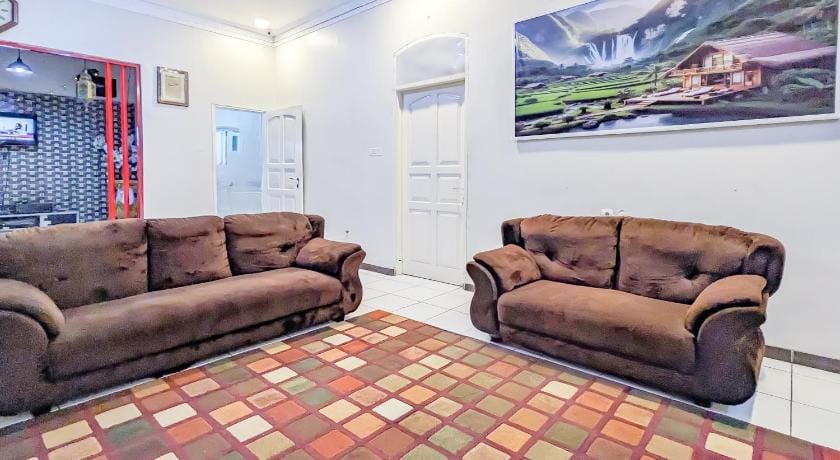 Urbanview Alza by RedDoorz Bed and Breakfast in West Java