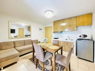 * * *OS 5 Barkada Suite Near Esplanade Vacation rental in Iloilo City