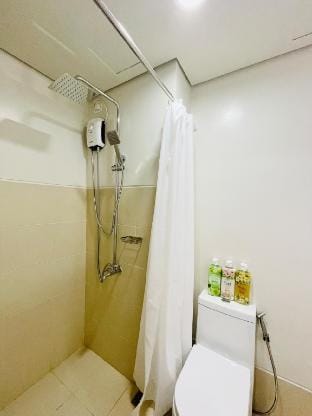 * * *SM 2 Peaceful Retreat Near SM City Iloilo Apartment in Iloilo City