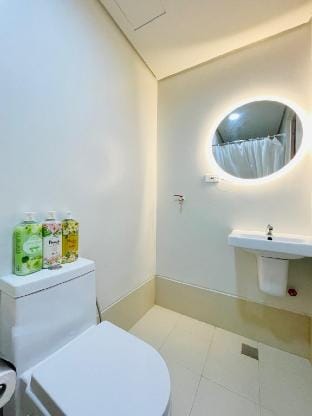 * * *SM 2 Peaceful Retreat Near SM City Iloilo Apartment in Iloilo City