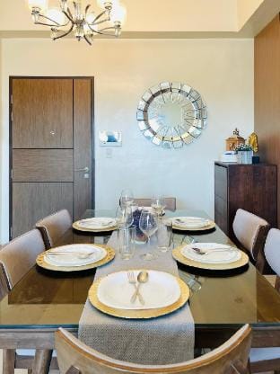 * *15 Elegant Urban Suite Apartment in Iloilo City