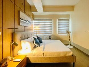 * *15 Elegant Urban Suite Apartment in Iloilo City