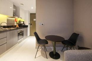 Waterfront Studio with Balcony Near Dubai Mall Vacation rental in Dubai