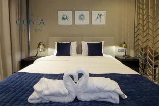 Luxury Studio Apartment Canal View Near Dubai Mall Vacation rental in Dubai