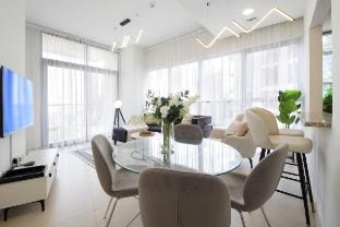 Stylish 2BR in Bellevue | Pool, Gym & Burj Views Vacation rental in Dubai