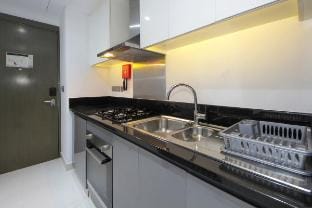 Modern Canal-View with Balcony| Damac Prive Dubai Vacation rental in Dubai