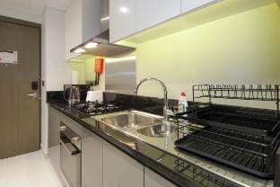 Stylish Studio in Damac Prive Canal-View Studio Vacation rental in Dubai