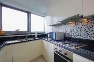 Opulent 2BR In Paramount Hotel Apt |Prime Location Vacation rental in Dubai