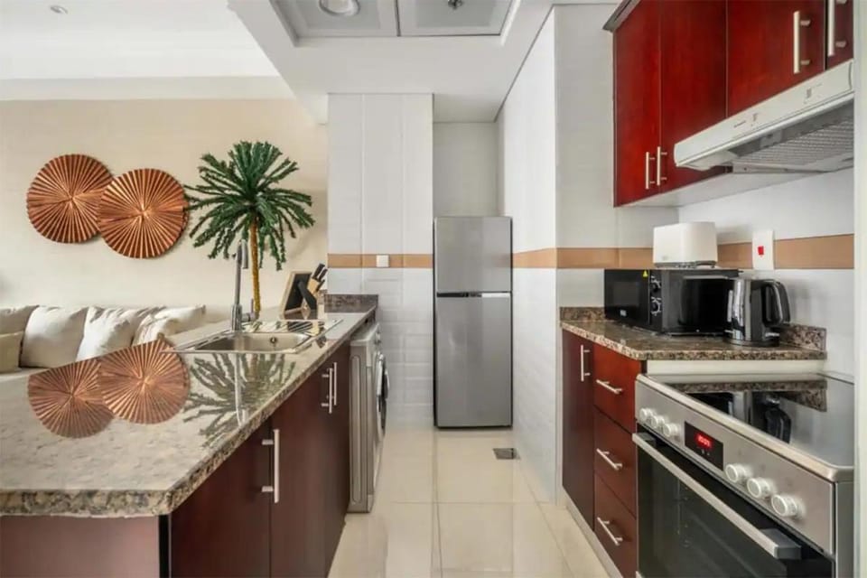 Studio Apt w/ canal and sea views close to metro Vacation rental in Dubai