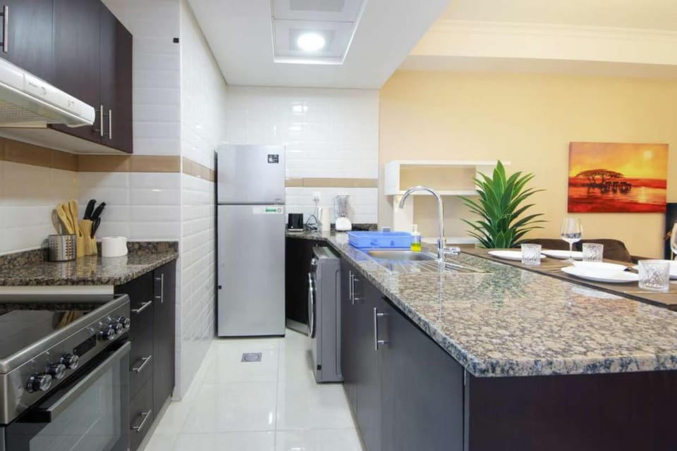 Studio Apt w/ canal and sea views close to metro Vacation rental in Dubai